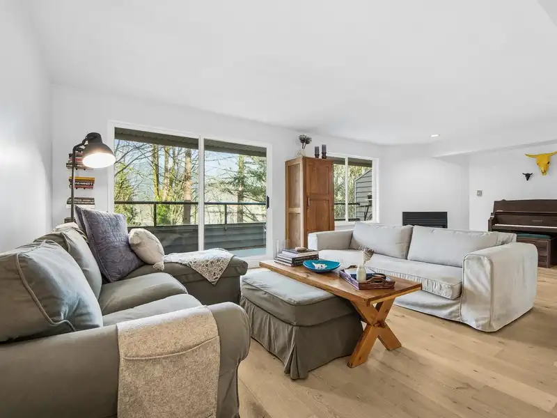 96 SHORELINE CIRCLE - photo 1 of 26