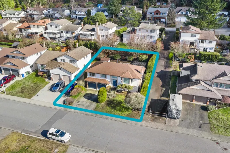 2914 GLENSHIEL DRIVE - photo 3 of 25