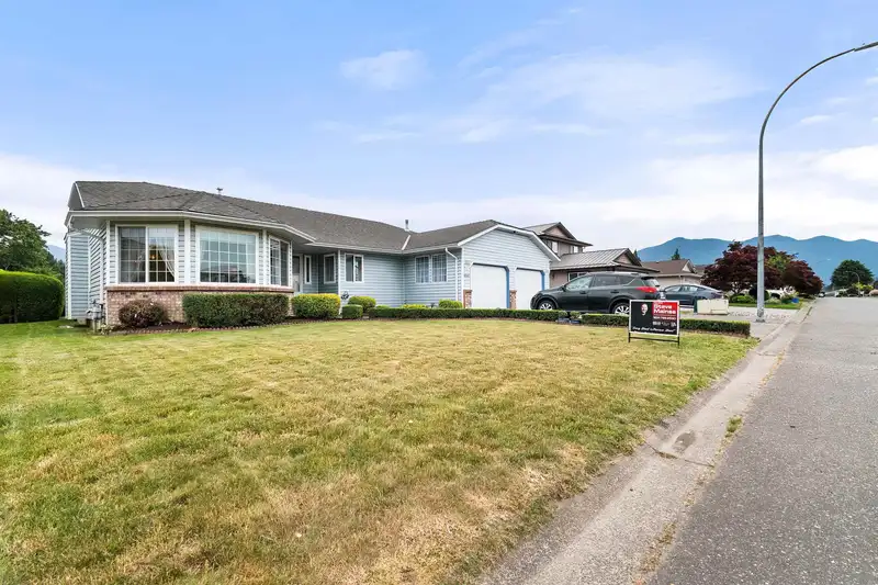 6942 COACH LAMP DRIVE - photo 2 of 40