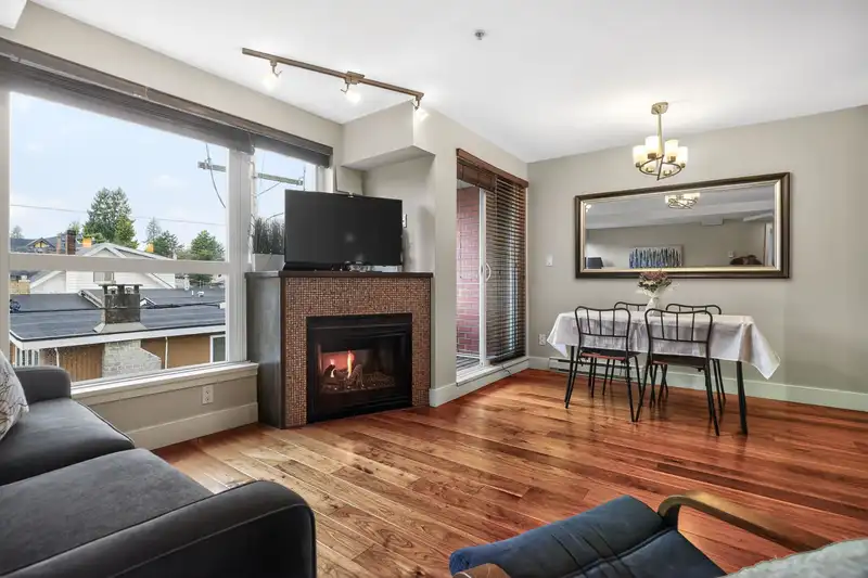 401 3611 W 18TH AVENUE - photo 2 of 19