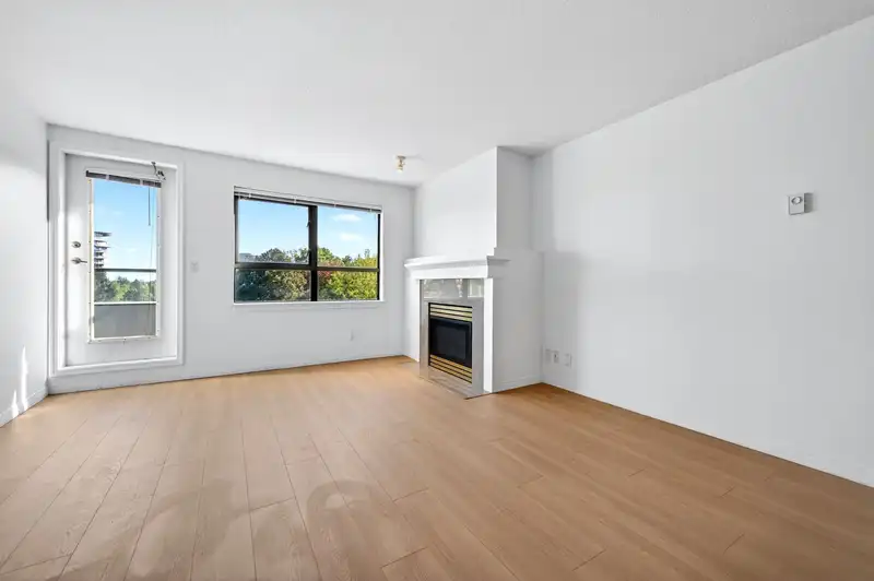 708 6611 COONEY ROAD - photo 2 of 40