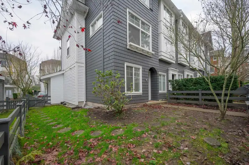 18 14955 60 AVENUE - photo 3 of 28