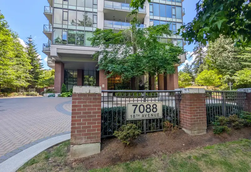 1707 7088 18TH AVENUE - photo 2 of 29
