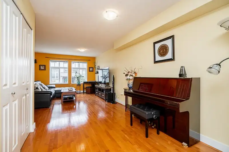 185 16177 83 AVENUE - photo 3 of 21