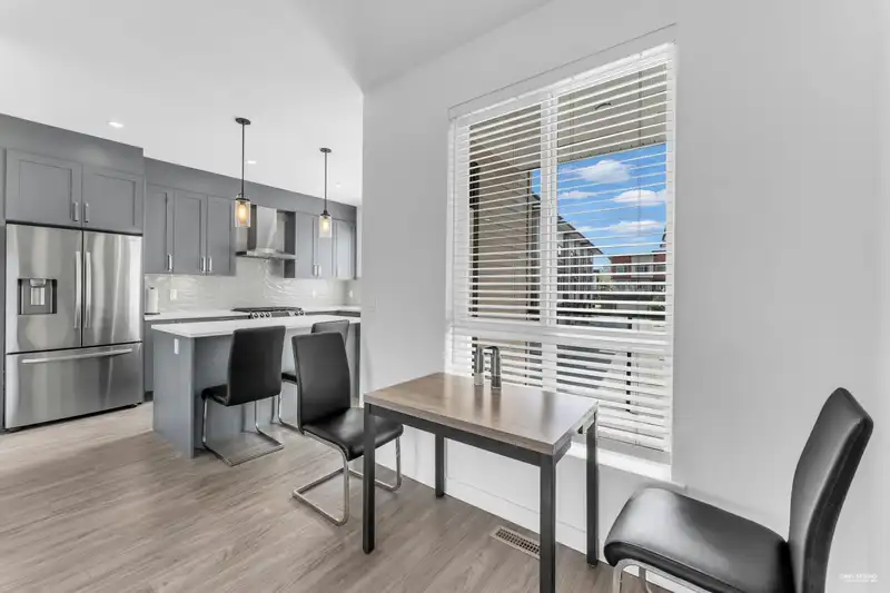 13 18887 72A AVENUE - photo 4 of 32