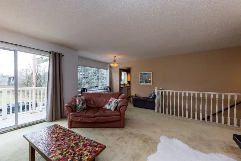 475 ORWELL STREET - photo 4 of 40