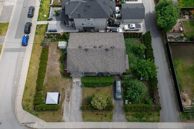 3040 WELLINGTON STREET - photo 4 of 16