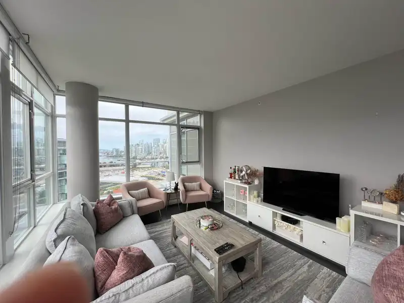1602 1708 COLUMBIA STREET - photo 3 of 16