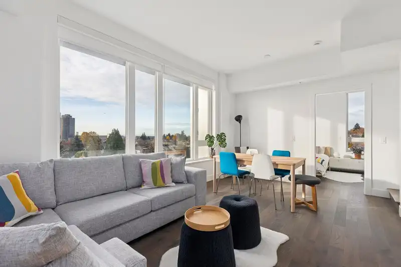 603 7777 CAMBIE STREET - photo 1 of 40