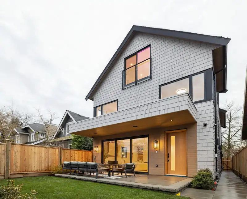 2 3517 W 23 AVENUE - photo 1 of 40