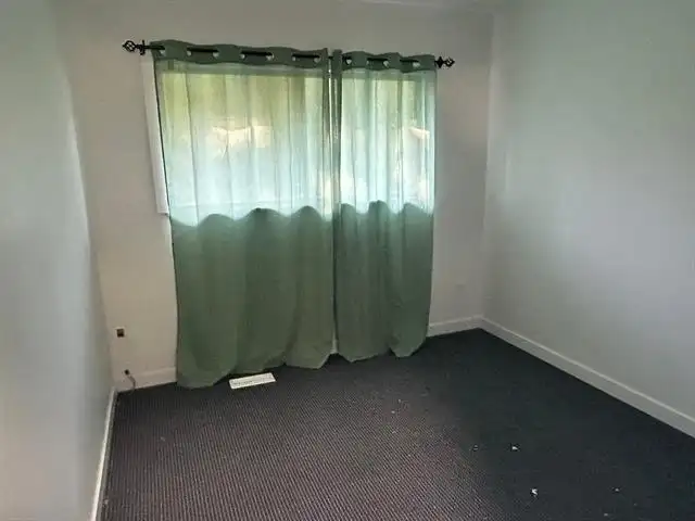 9272 116 STREET - photo 3 of 9