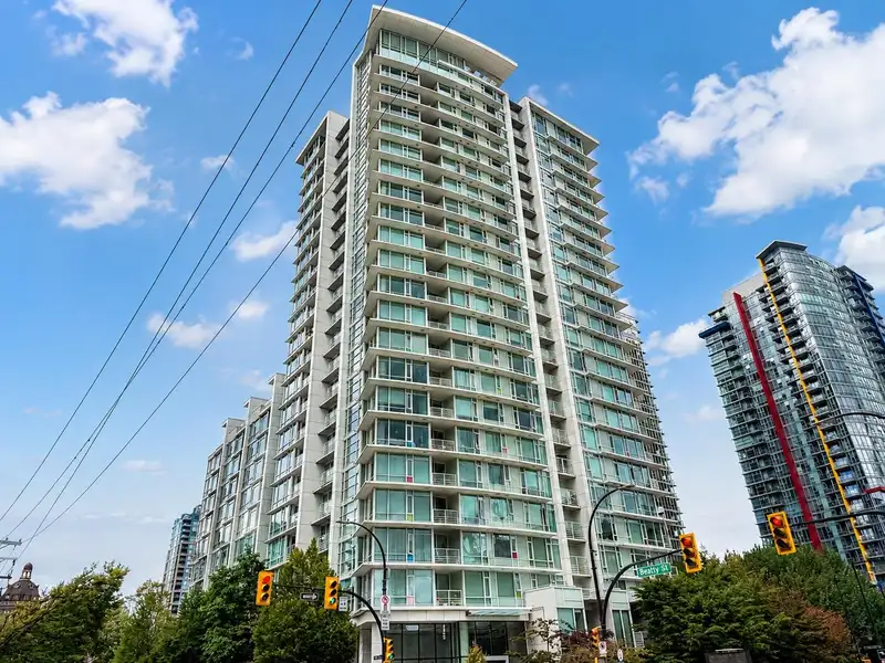 505 161 W GEORGIA STREET - photo 1 of 20