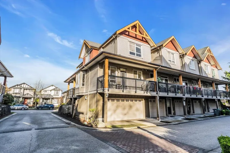 26 16772 61 AVENUE - photo 3 of 25