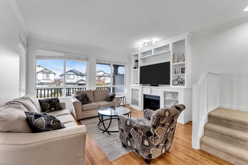 26 16772 61 AVENUE - photo 4 of 25