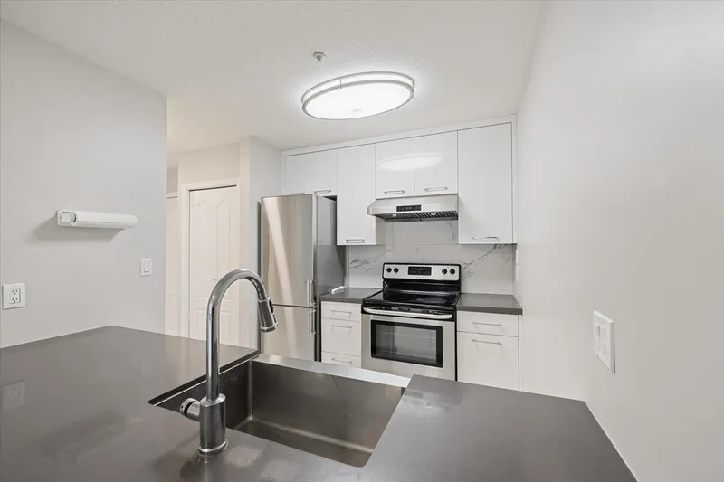 204 8680 LANSDOWNE ROAD - photo 4 of 25