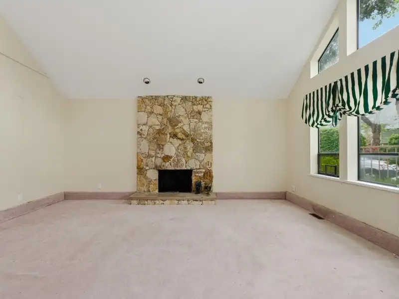 9144 EVANCIO CRESCENT - photo 2 of 25