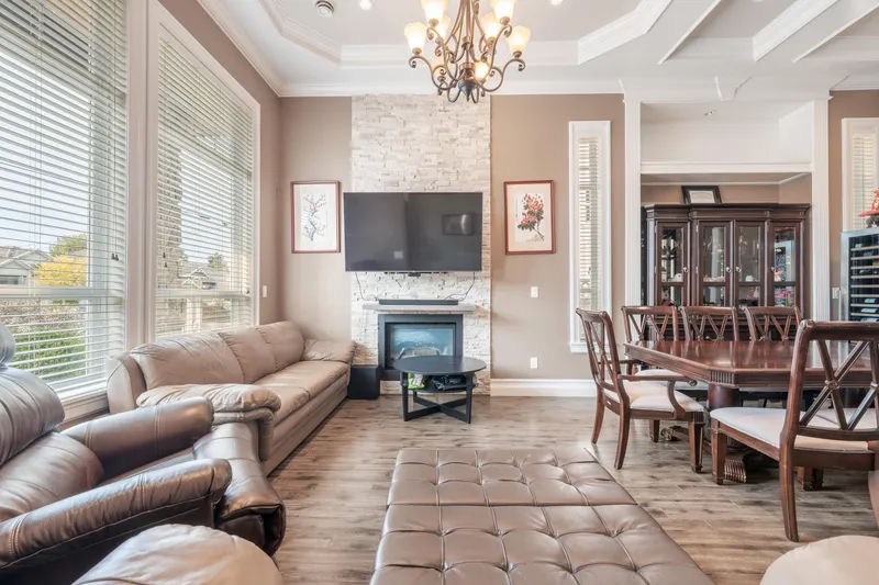 10938 131A STREET - photo 3 of 25