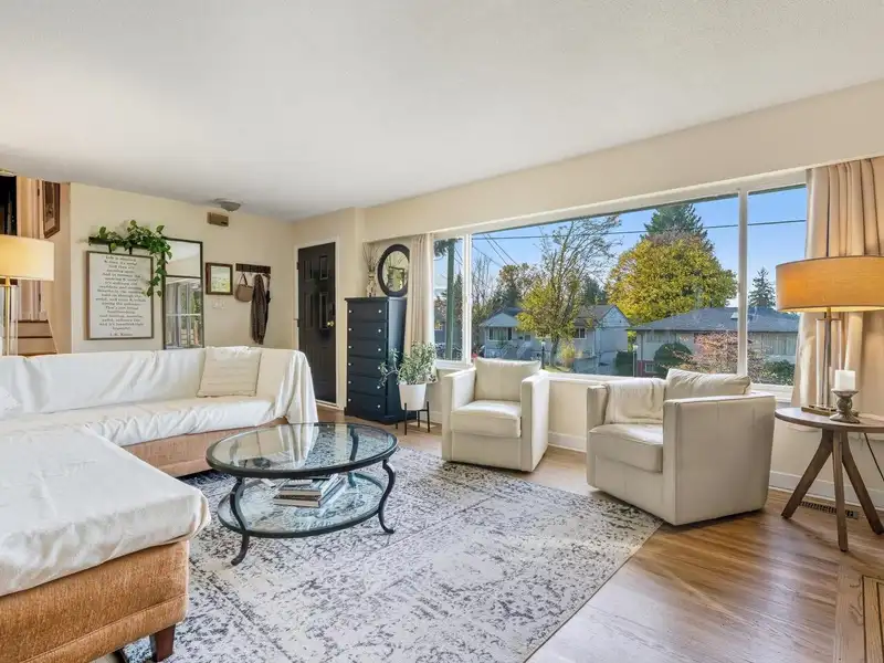 9492 113B STREET - photo 3 of 21