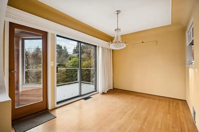 5525 CROWN STREET - photo 3 of 33