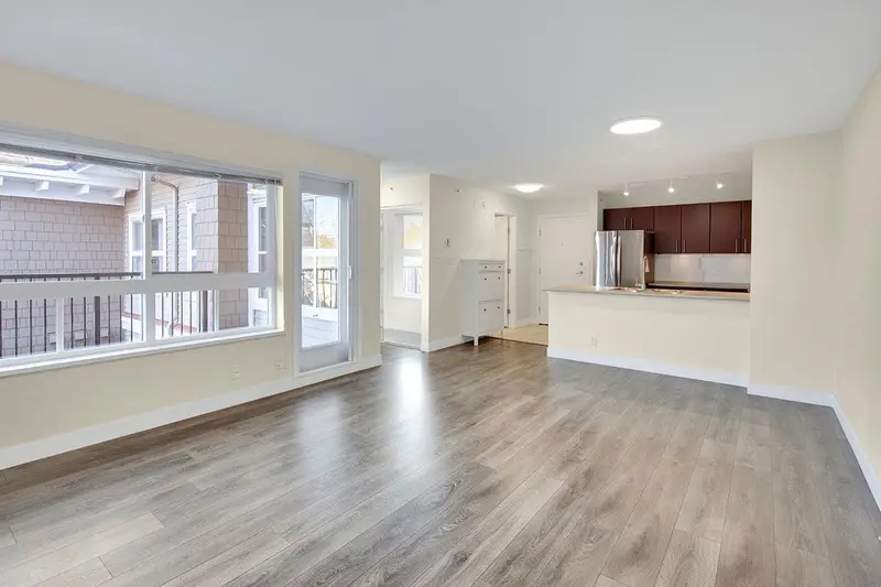 401 7088 MONT ROYAL SQUARE - photo 2 of 25