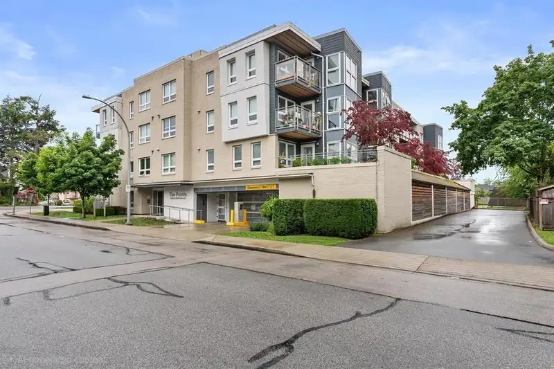105 4815 55B STREET - photo 1 of 9