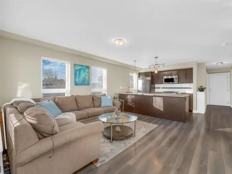 105 4815 55B STREET - photo 4 of 9