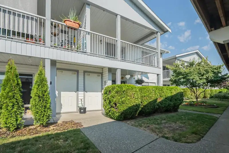 120 32691 GARIBALDI DRIVE - photo 2 of 34