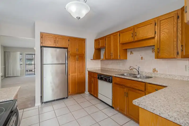 120 32691 GARIBALDI DRIVE - photo 3 of 34