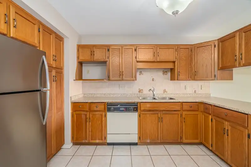 120 32691 GARIBALDI DRIVE - photo 4 of 34