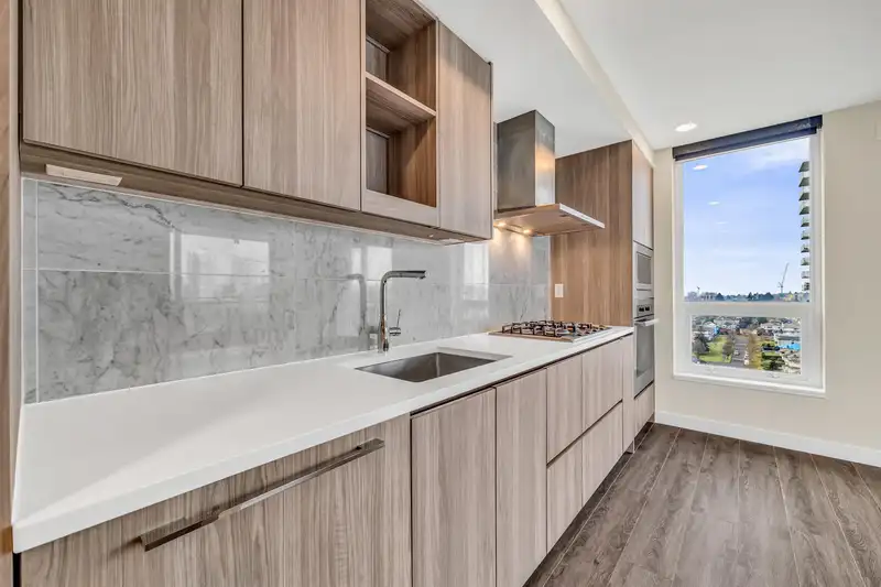 2201 433 SW MARINE DRIVE - photo 1 of 40
