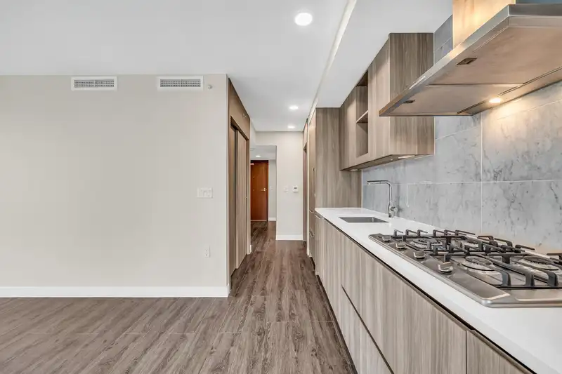 2201 433 SW MARINE DRIVE - photo 4 of 40