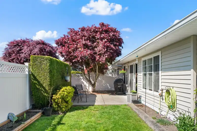 16 6885 184 STREET - photo 3 of 33