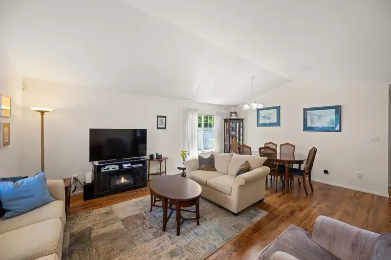 16 6885 184 STREET - photo 4 of 33