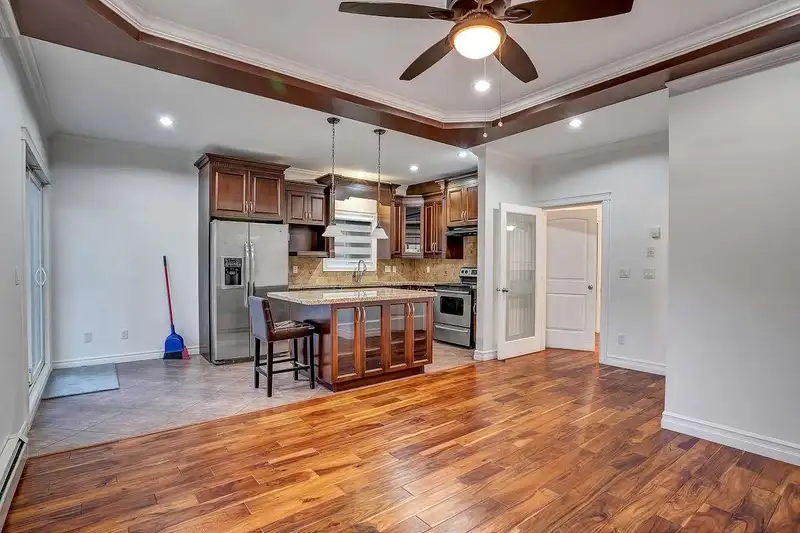 14188 62B AVENUE - photo 2 of 39