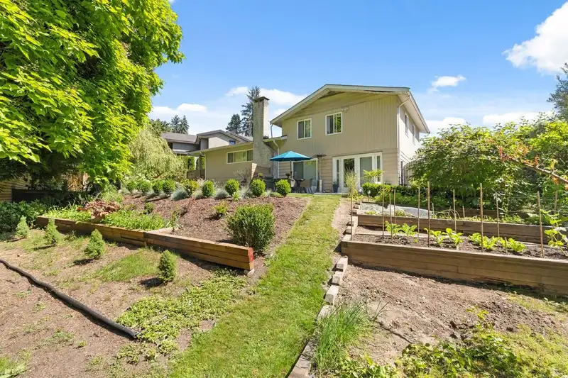 8240 MANSON DRIVE - photo 4 of 33