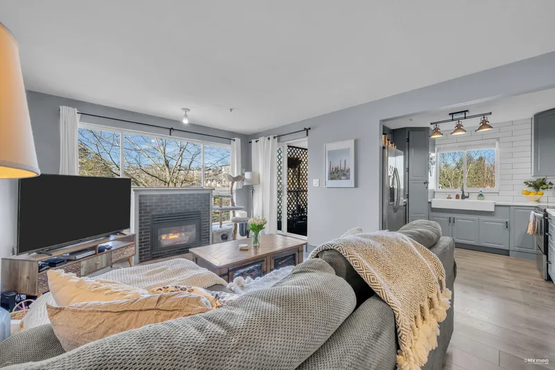 301 6390 196 STREET - photo 3 of 22