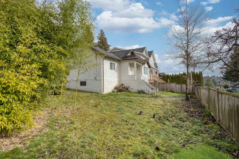 1111 CARTIER AVENUE - photo 2 of 25