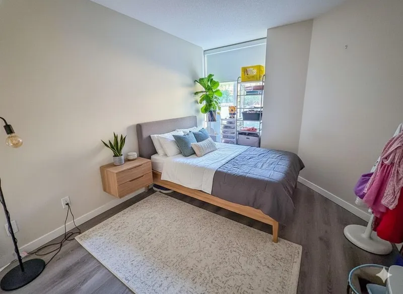 L02 13880 101 AVENUE - photo 2 of 17