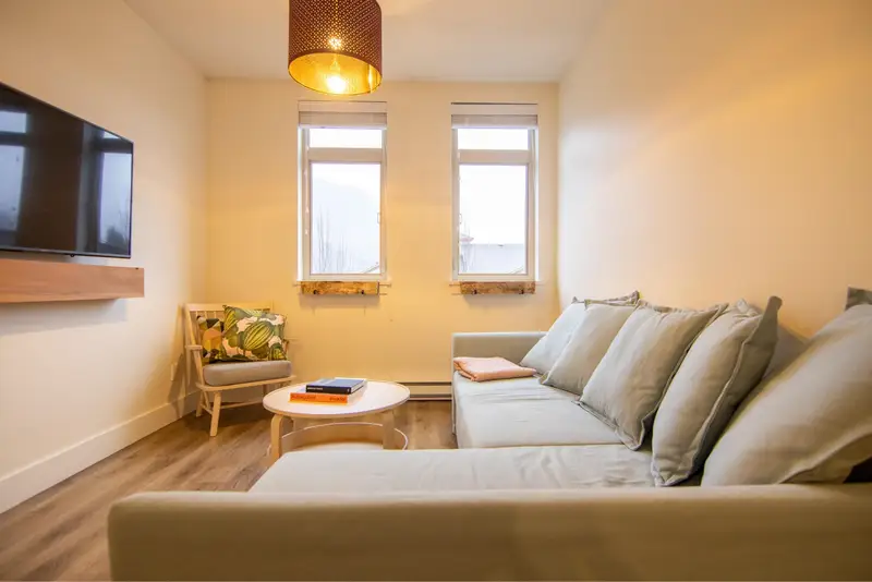 305 7330 ARBUTUS STREET - photo 2 of 9