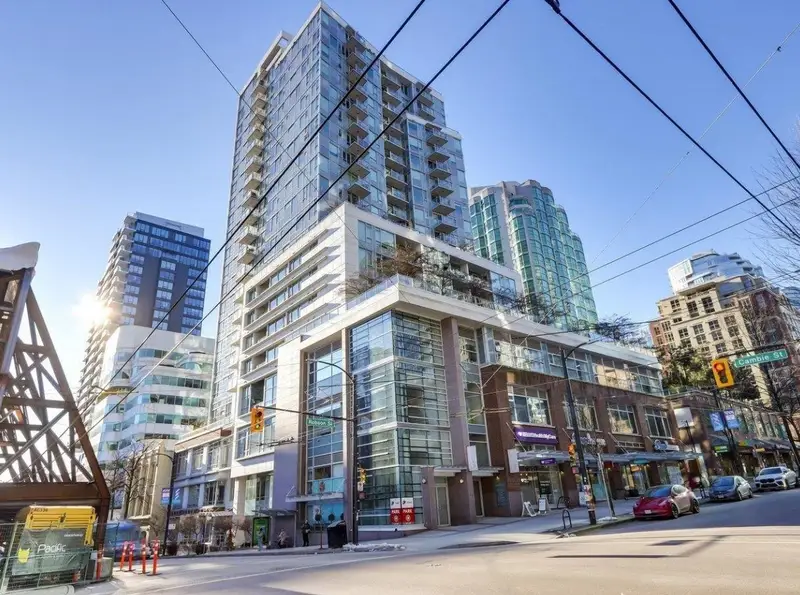 506 821 CAMBIE STREET - photo 2 of 11