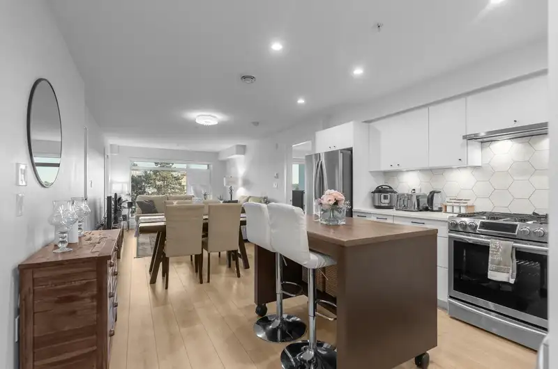 406 1519 CROWN STREET - photo 2 of 28