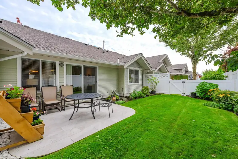 3 17516 4TH AVENUE - photo 2 of 35