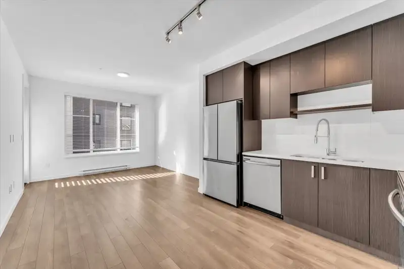 215 15858 FRASER HIGHWAY - photo 2 of 28