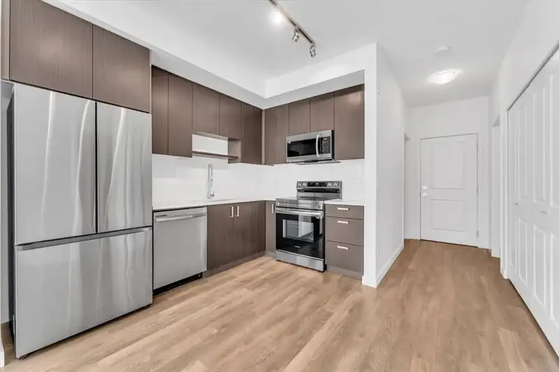 215 15858 FRASER HIGHWAY - photo 3 of 28