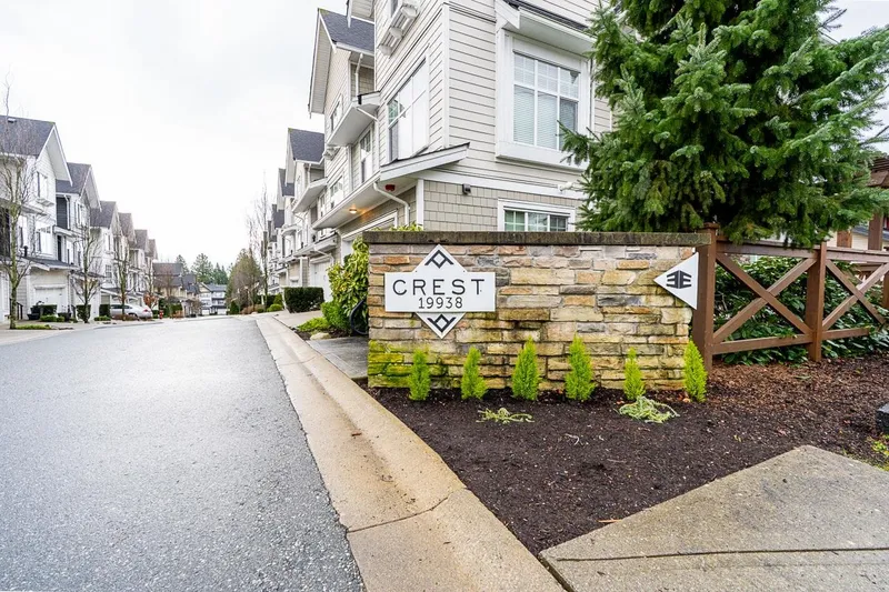 22 19938 70 AVENUE - photo 2 of 25