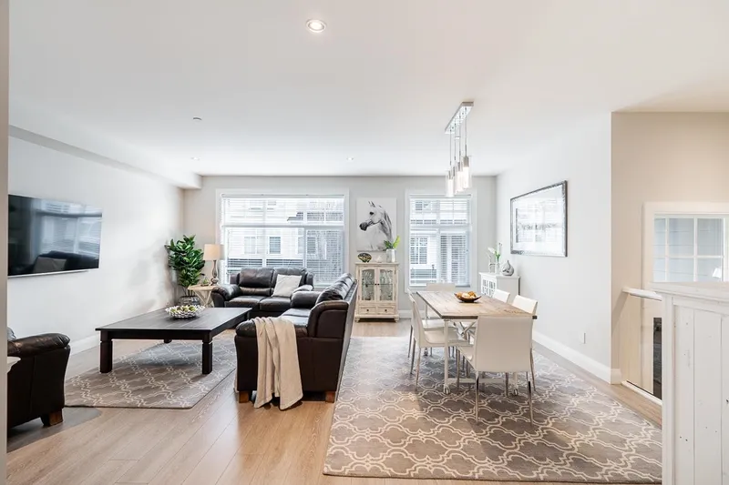 22 19938 70 AVENUE - photo 4 of 25