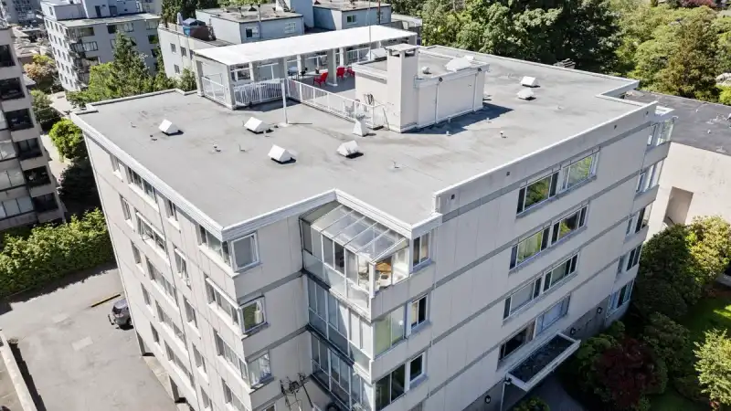 504 1750 ESQUIMALT AVENUE - photo 2 of 28