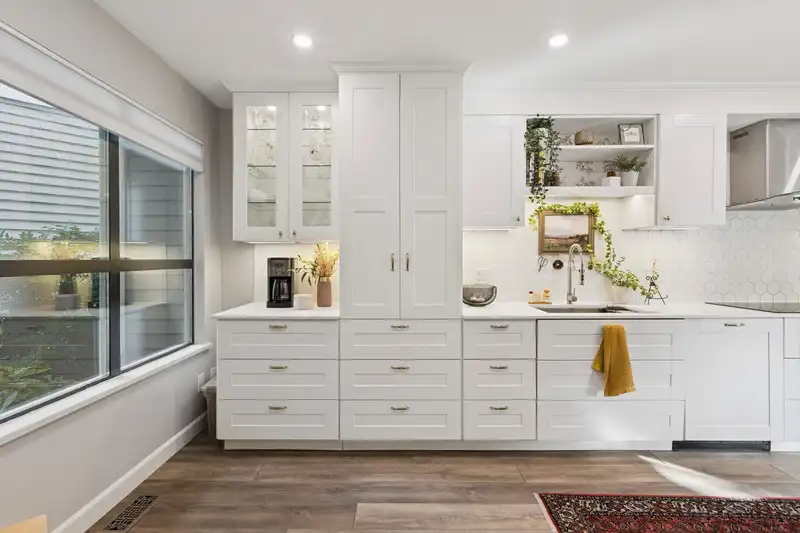 15 650 ROCHE POINT DRIVE - photo 4 of 40