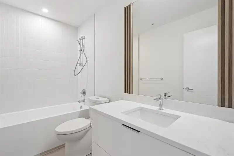 401 20695 EASTLEIGH CRESCENT - photo 3 of 17
