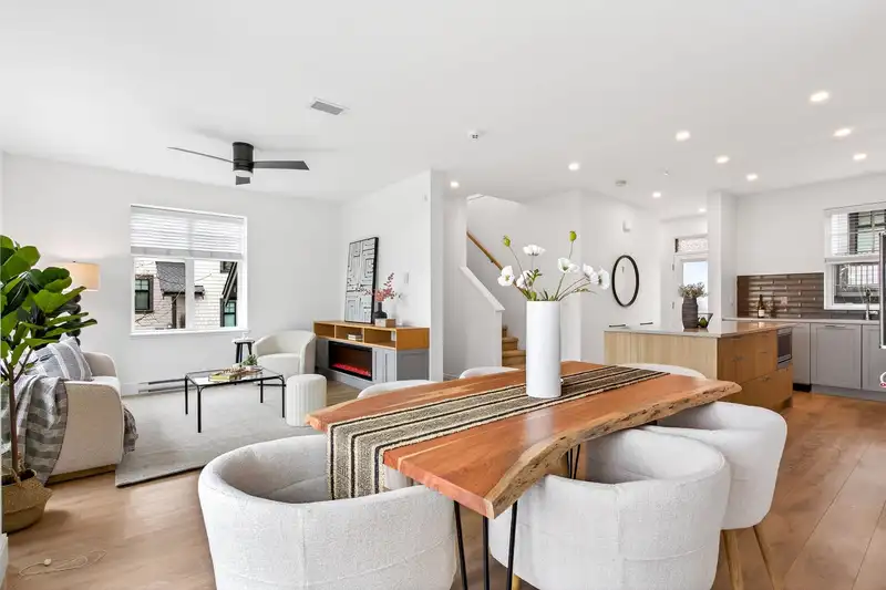 131 1290 MITCHELL STREET - photo 3 of 38
